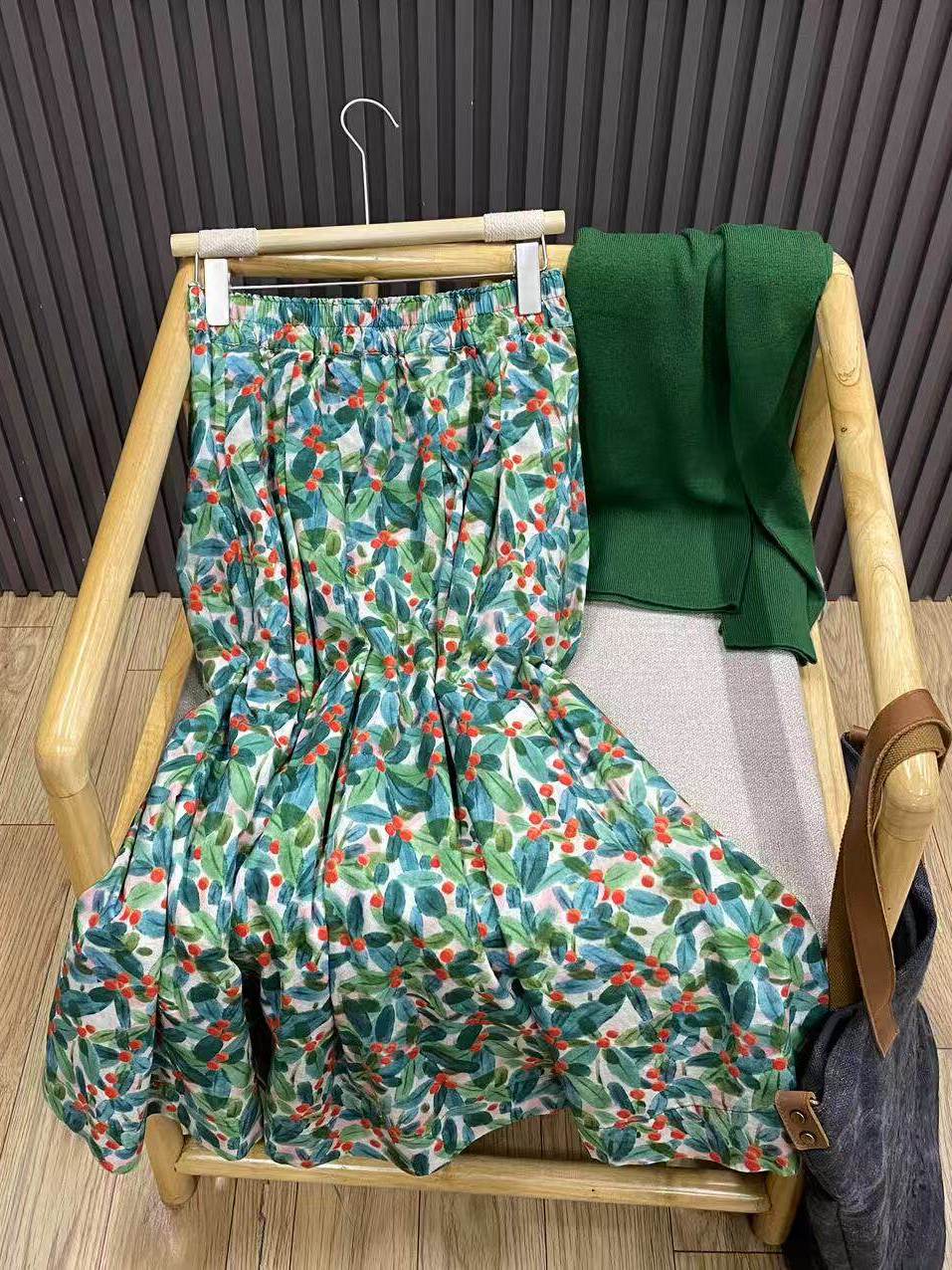 Retro Floral A-Line Midi Skirt - огляд і ціна Midi Skirt Floral