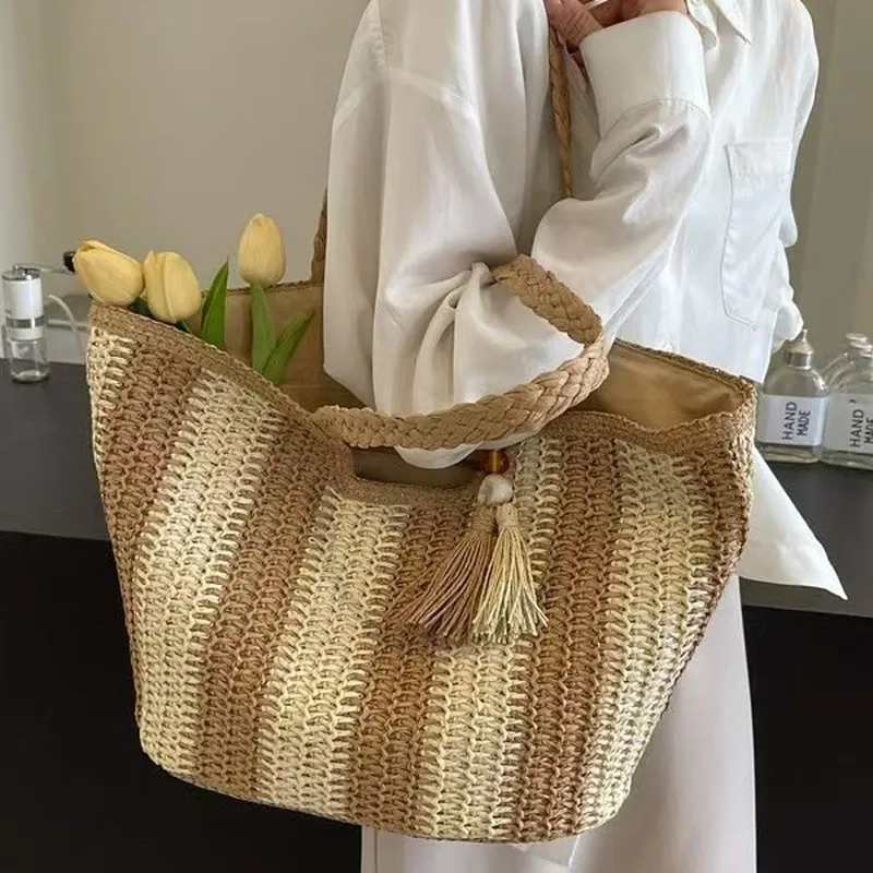 Striped woven straw tote bag f - огляд і ціна Tote Bag Beach