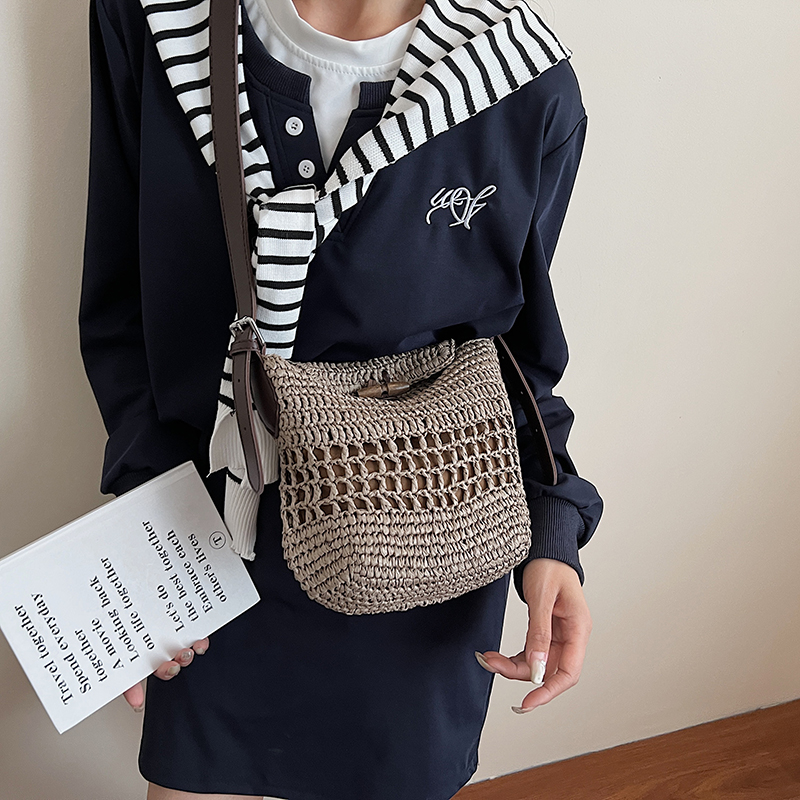 Small Woven Straw Bucket Bag L - огляд і ціна Crochet Bag Raffia