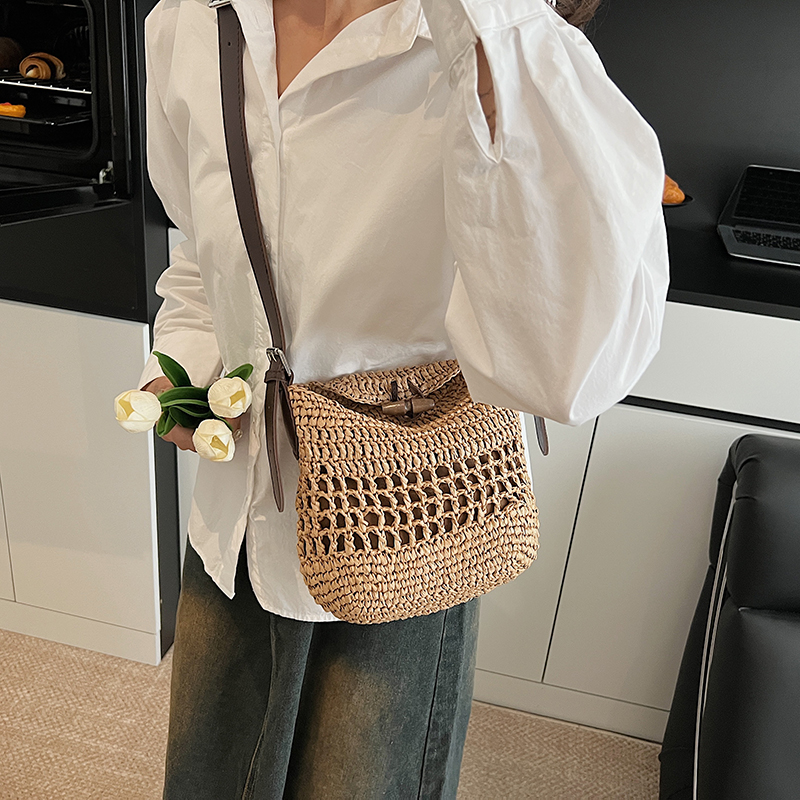 Small Woven Straw Bucket Bag L - огляд і ціна Crochet Bag Raffia