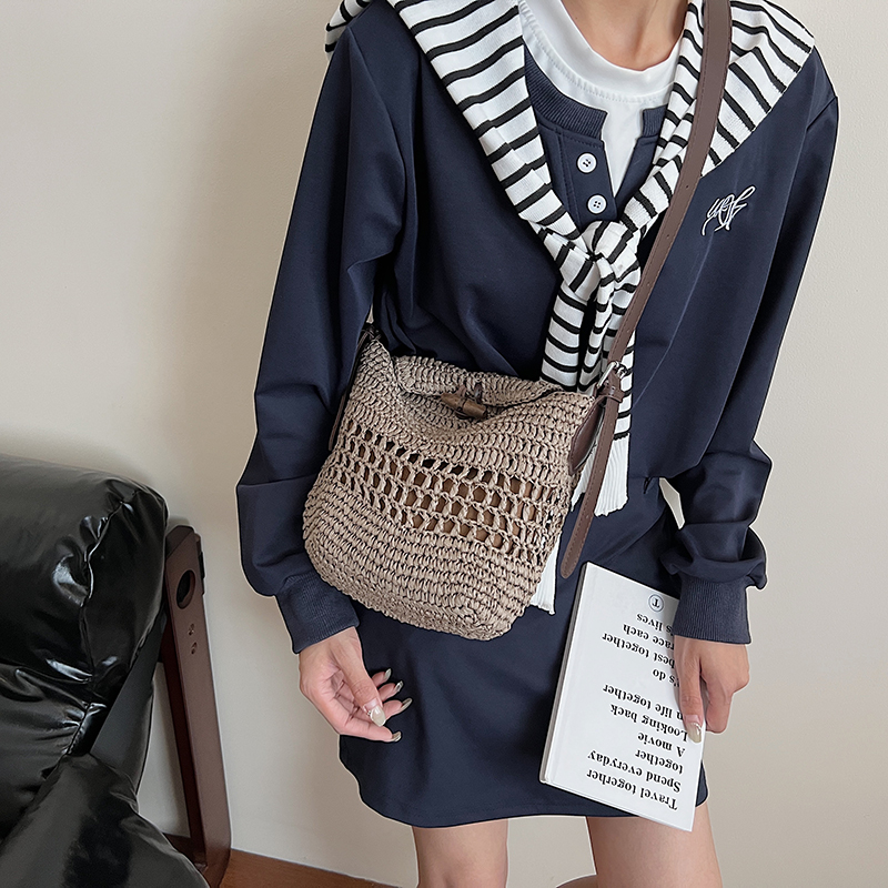 Small Woven Straw Bucket Bag L - огляд і ціна Crochet Bag Raffia